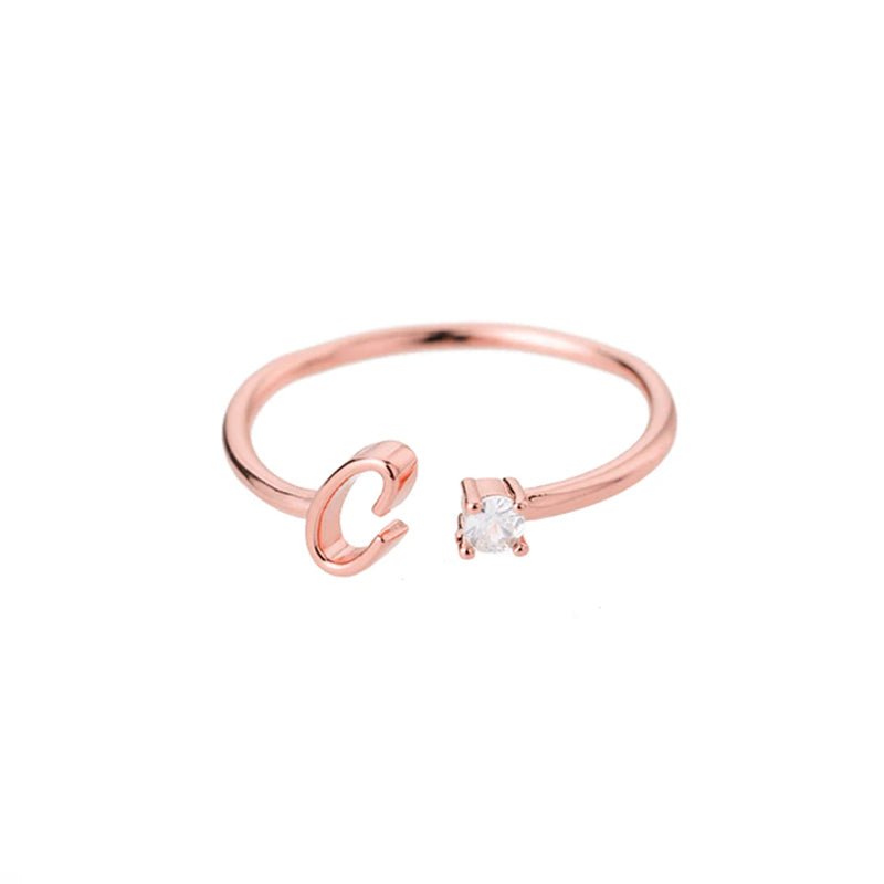 Valentia – Anillo con letra y circonita brillante